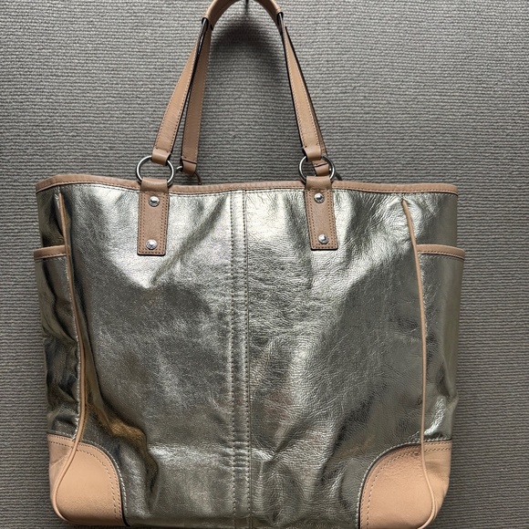 Coach Large Metro Gold Tote Bag and Wristlet Set - Picture 2 of 7